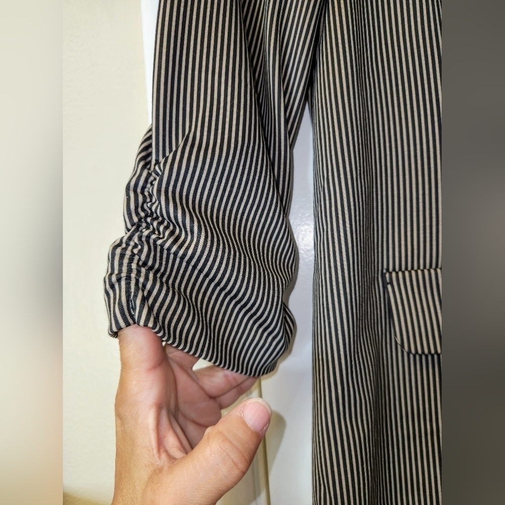 Soho Apparel Black and Tan Stripped Tailored Blazer Size M - Picture 5 of 12